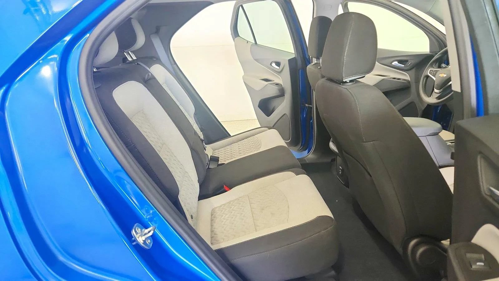 Used 2024 Chevrolet Equinox LS w/ LPO, Floor Liner Package FWD image 29
