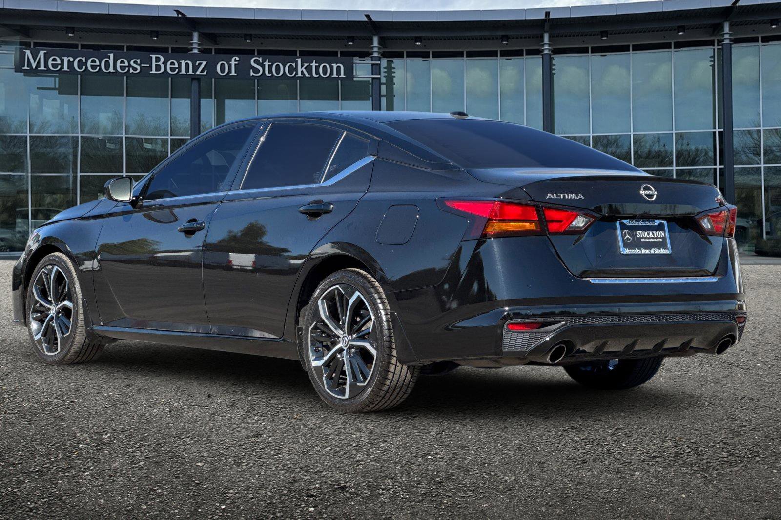 Used 2023 Nissan Altima 2.5 SR w/ SR Premium Package FWD image 6