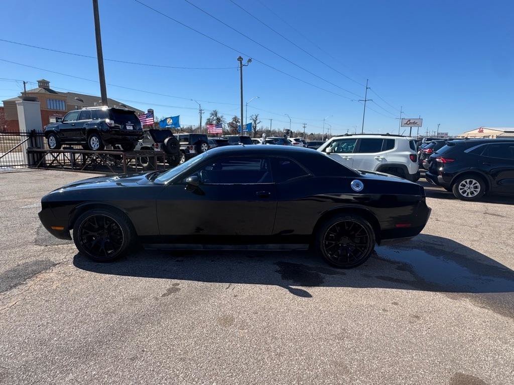 Used 2014 Dodge Challenger SXT RWD image 5