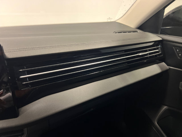 Certified 2025 Volkswagen Jetta S FWD image 22