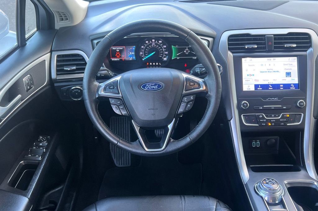 Used 2020 Ford Fusion SEL FWD image 16