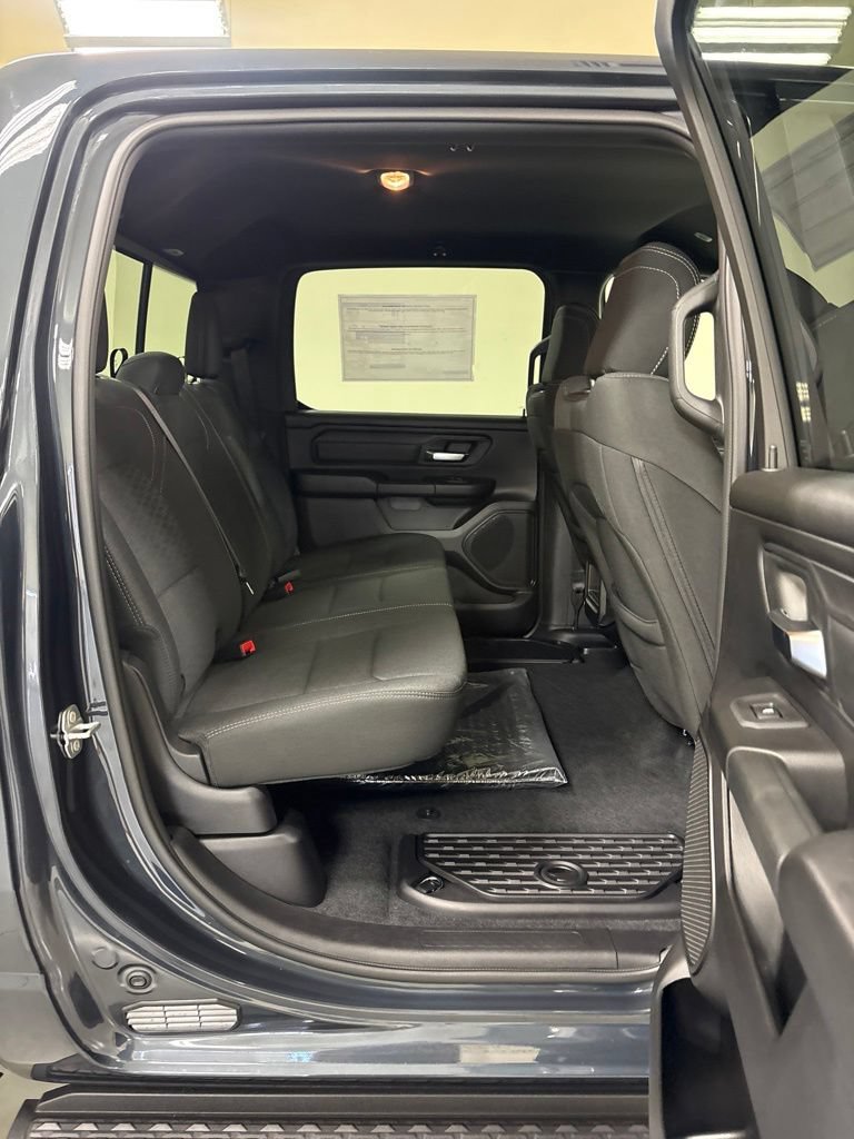 New 2026 RAM 1500 Express AWD/4WD image 28