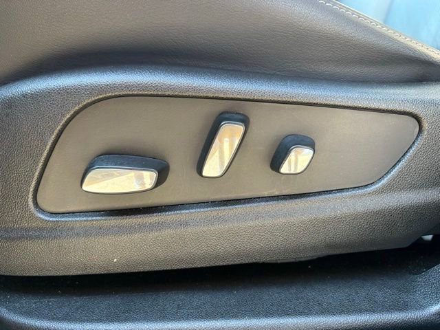 Used 2025 Cadillac XT6 Premium Luxury image 25