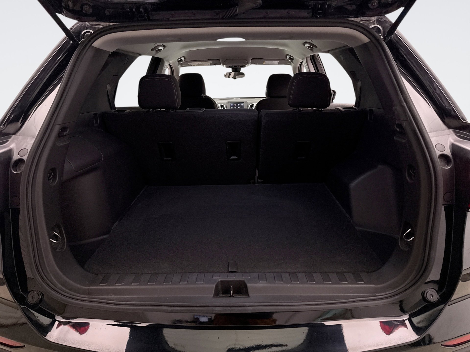 Used 2024 Chevrolet Equinox LS w/ LS Convenience Package image 18