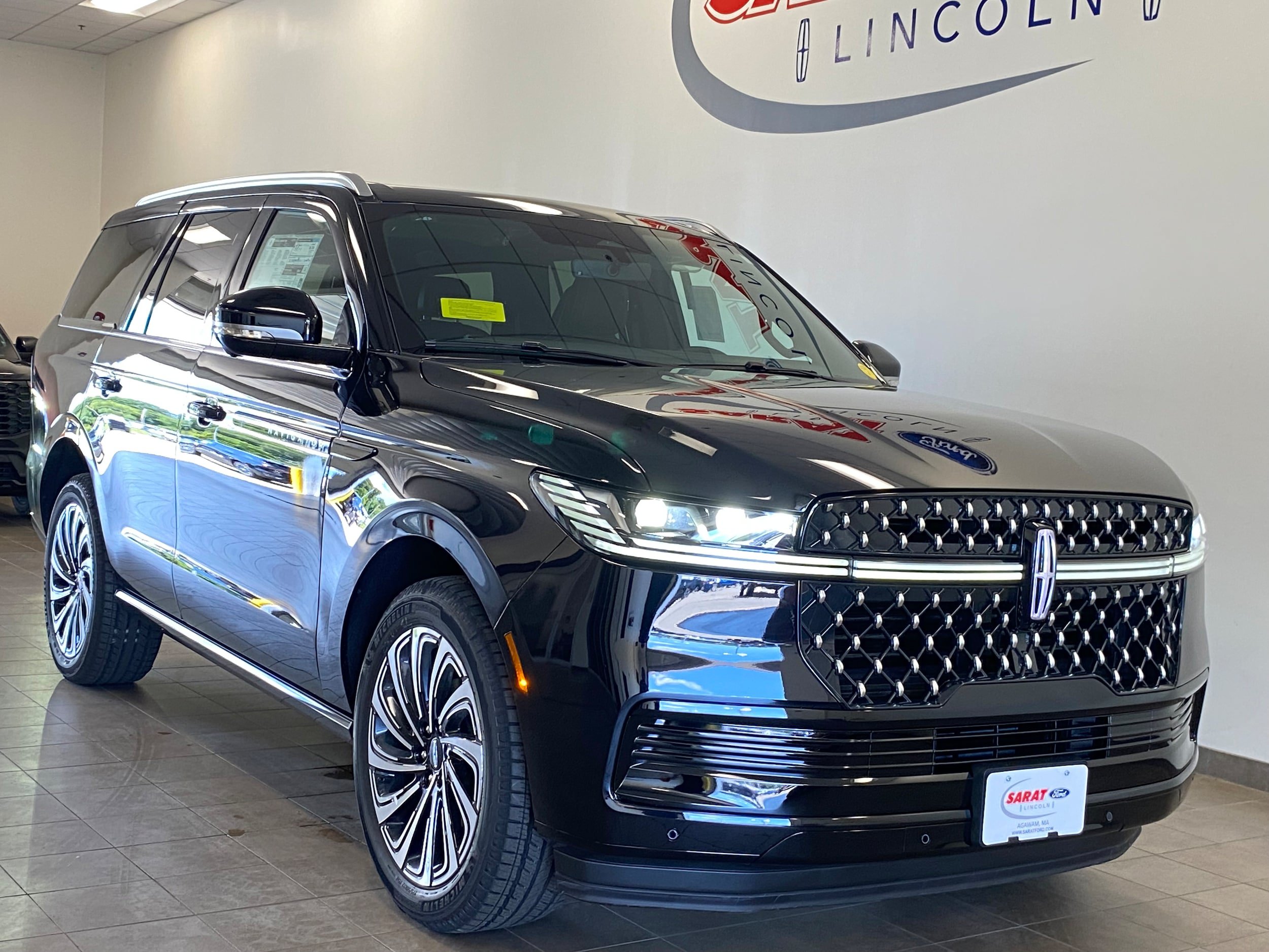 New 2027 Lincoln Navigator Black Label AWD/4WD image 2