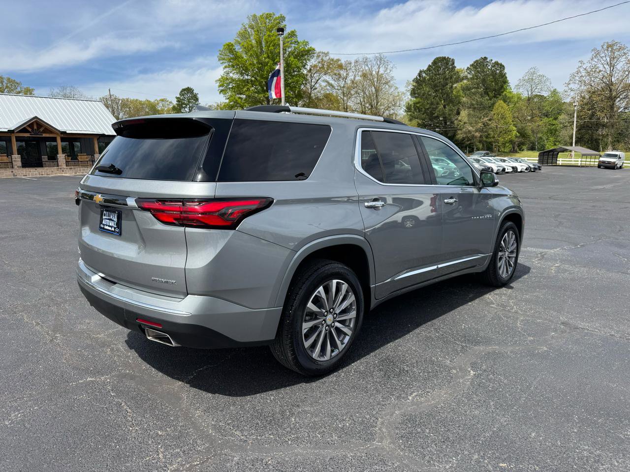 Used 2023 Chevrolet Traverse Premier image 6
