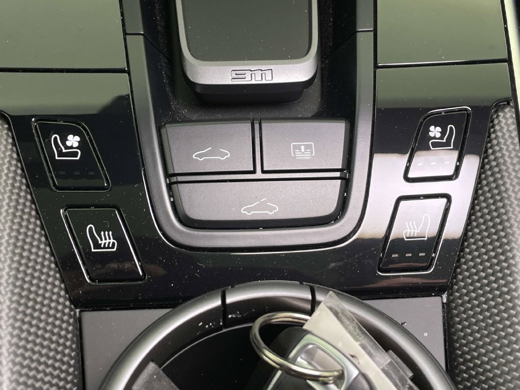 Certified 2021 Porsche 911 Turbo S AWD/4WD image 32
