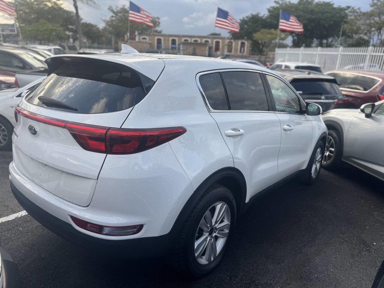 Used 2019 Kia Sportage LX FWD image 4