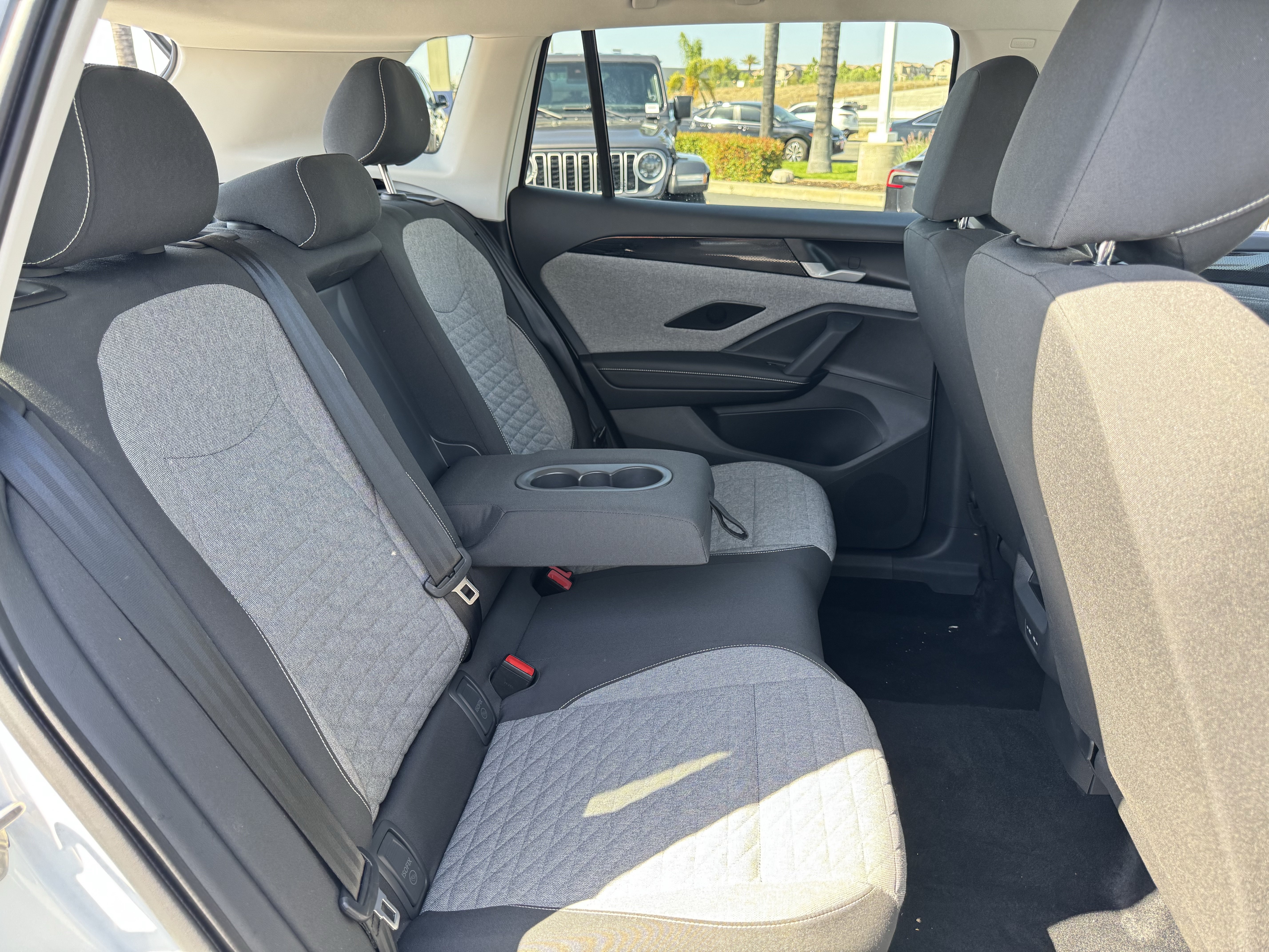 Certified 2025 Volkswagen Tiguan S FWD image 32