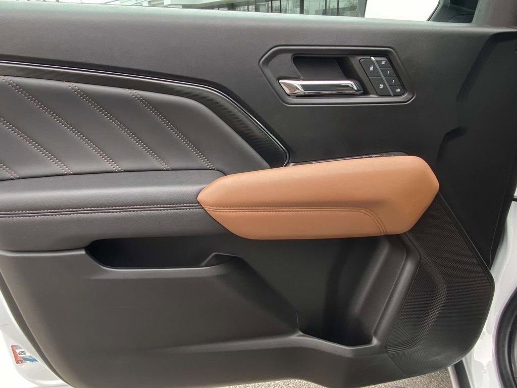 Used 2023 GMC Canyon AT4 w/ AT4 Premium Package image 13