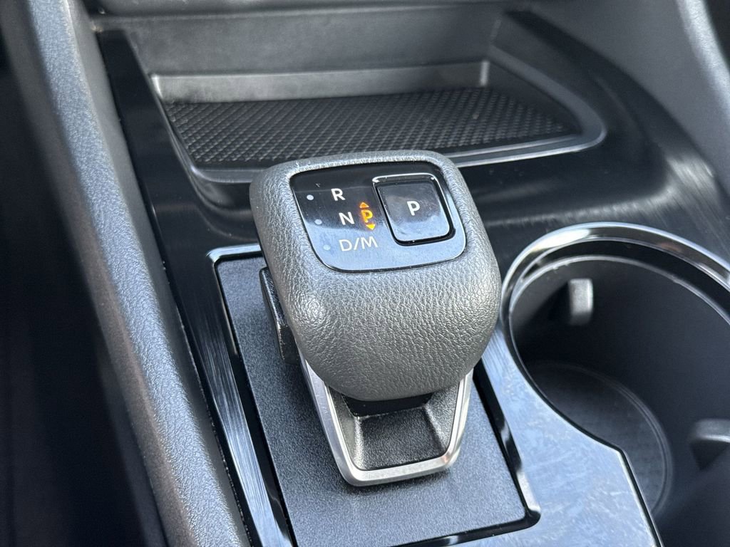Used 2025 Nissan Rogue SV AWD/4WD image 25