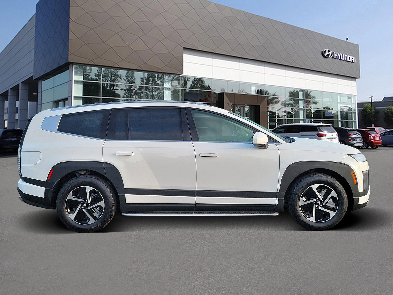 Certified 2026 Hyundai Ioniq 9 SE image 4