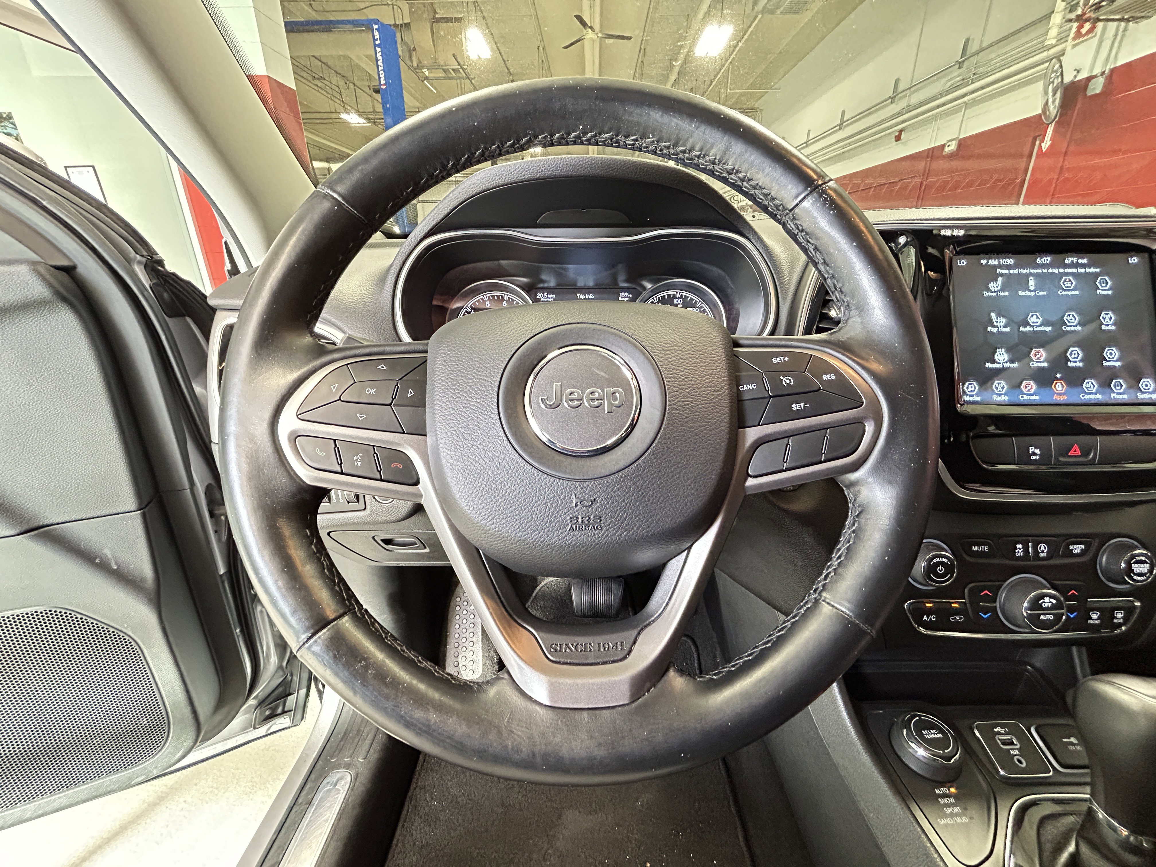 Used 2020 Jeep Cherokee Limited AWD/4WD image 24