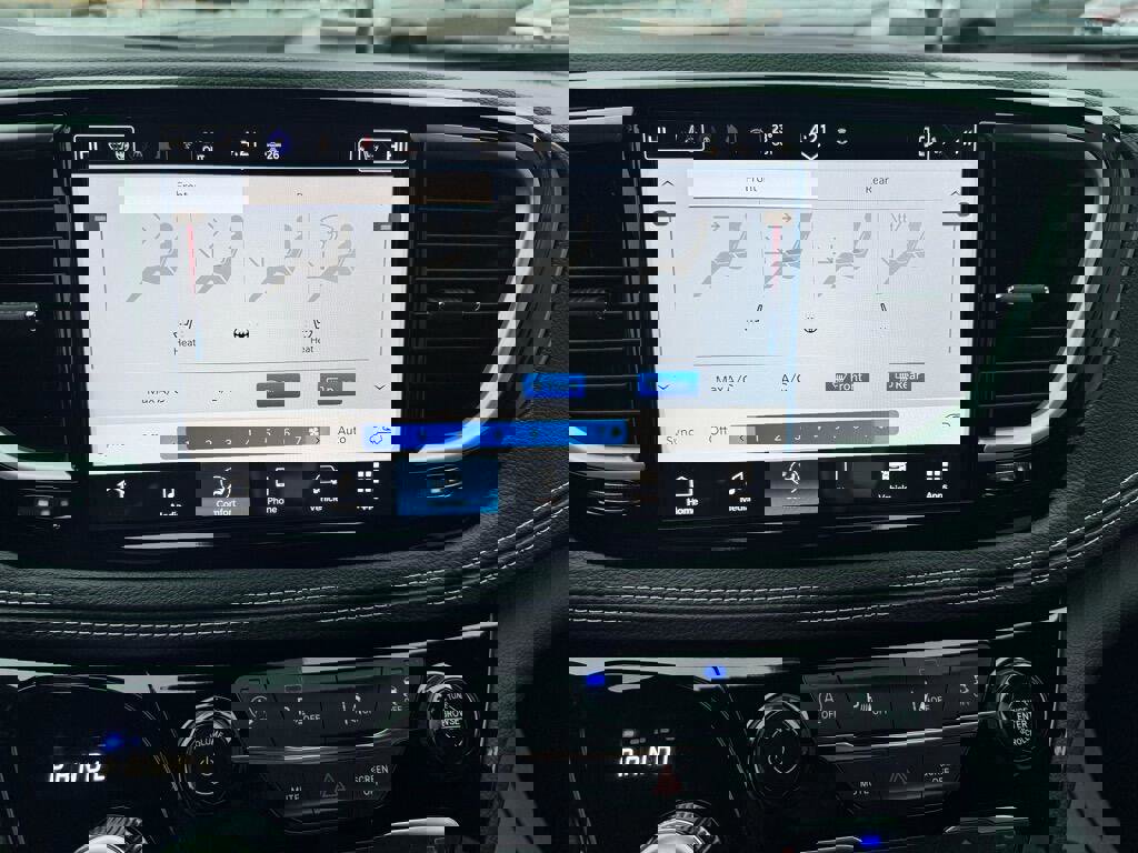 Used 2026 Chrysler Pacifica Select w/ S Appearance Package image 25