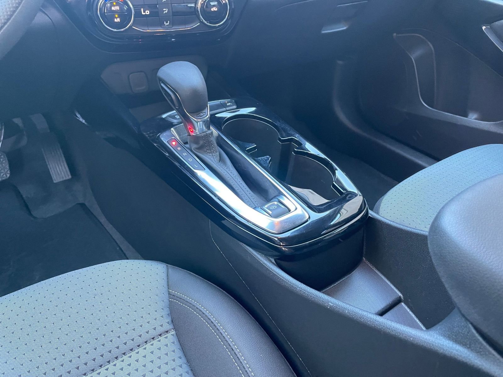 Used 2025 Chevrolet Trax LT image 40