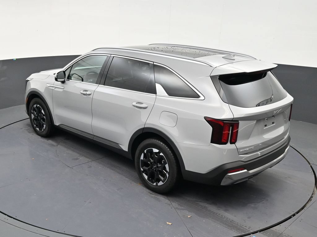 Used 2025 Kia Sorento S w/ Panoramic Sunroof Package FWD image 14