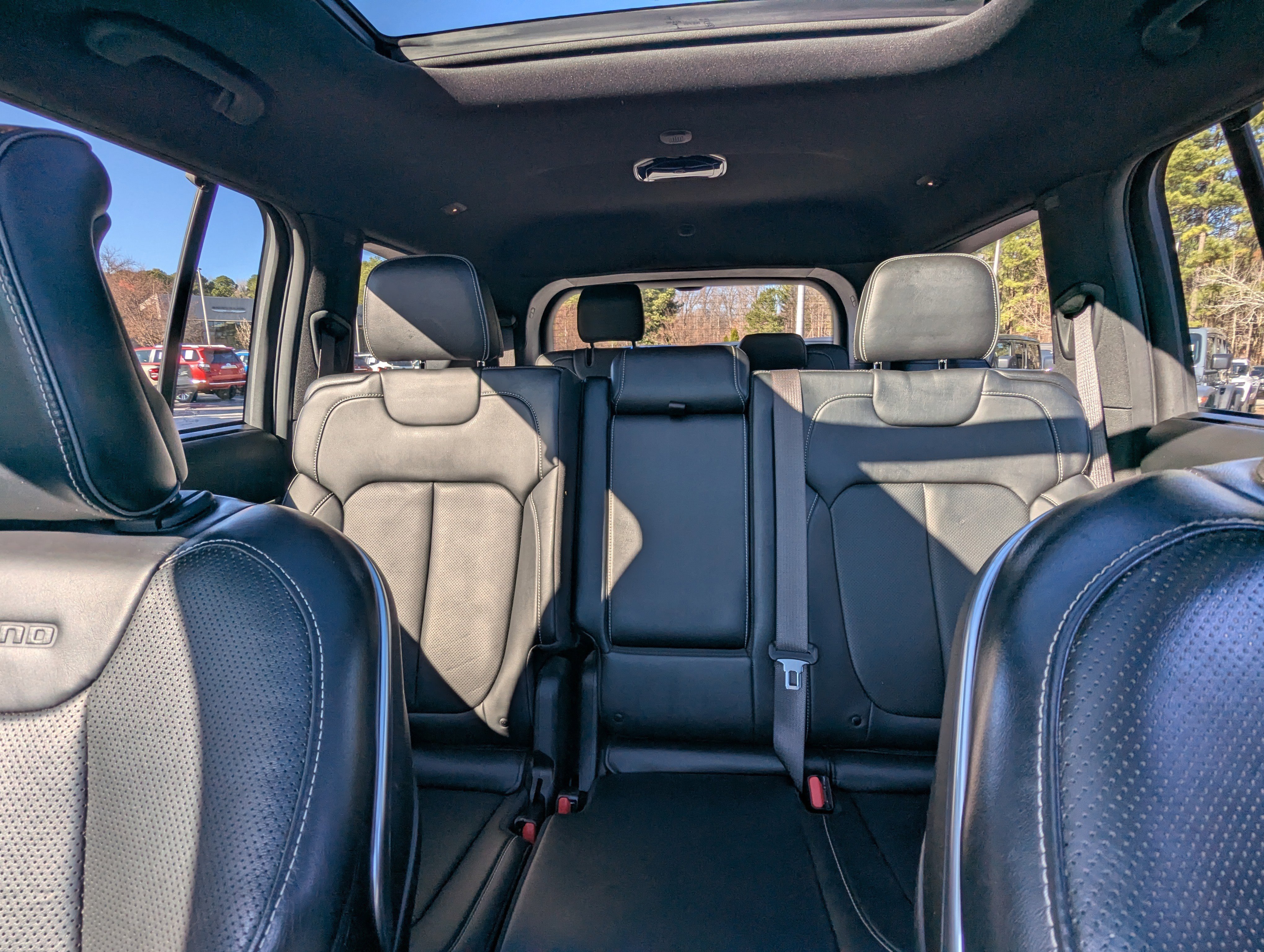 Certified 2022 Jeep Grand Cherokee L Overland w/ Advanced Protech Group III image 9