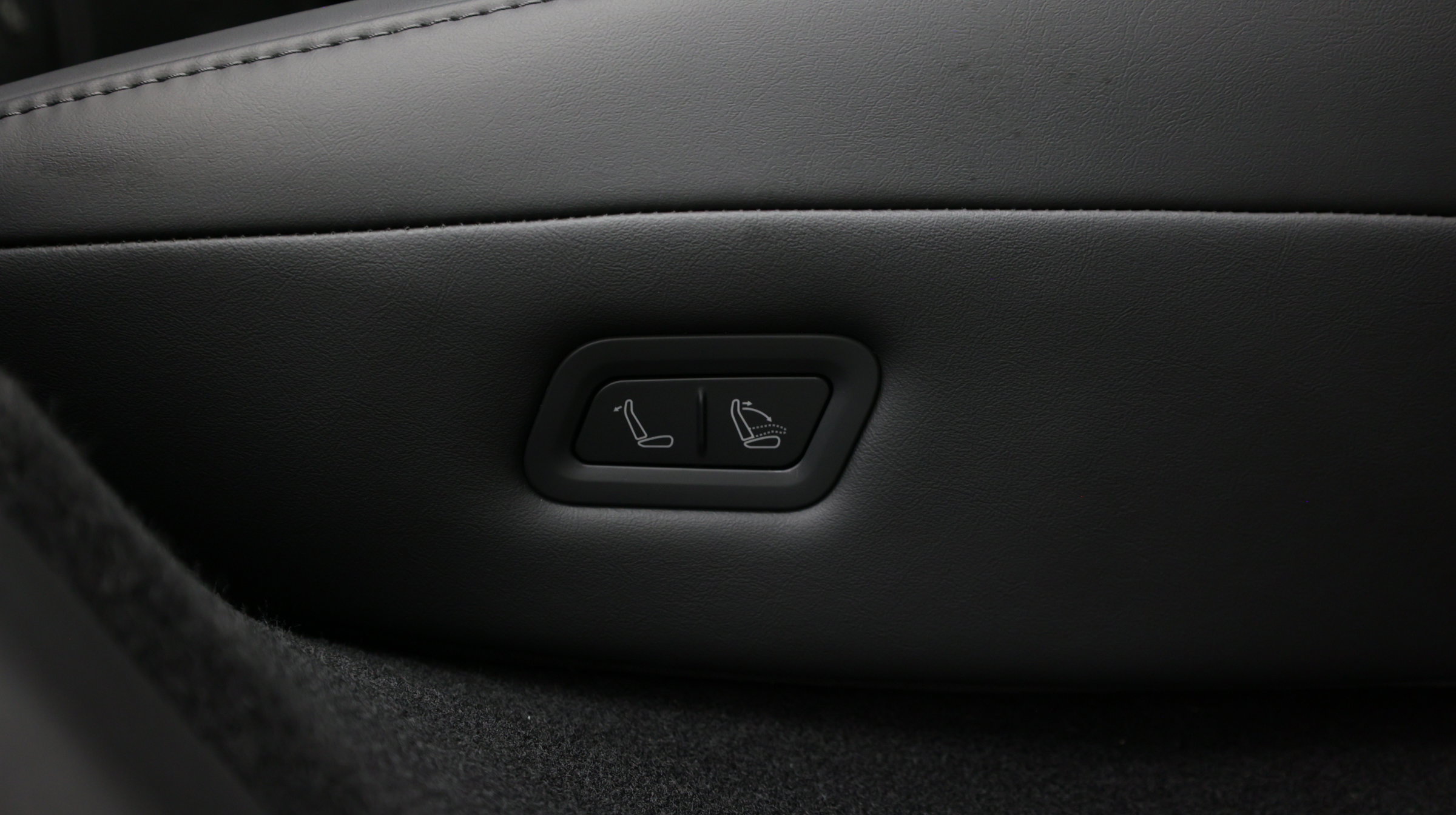 Used 2026 Tesla Model Y AWD image 40