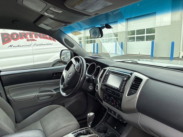 Used 2015 Toyota Tacoma 4x4 Access Cab w/ SR5 Package image 20