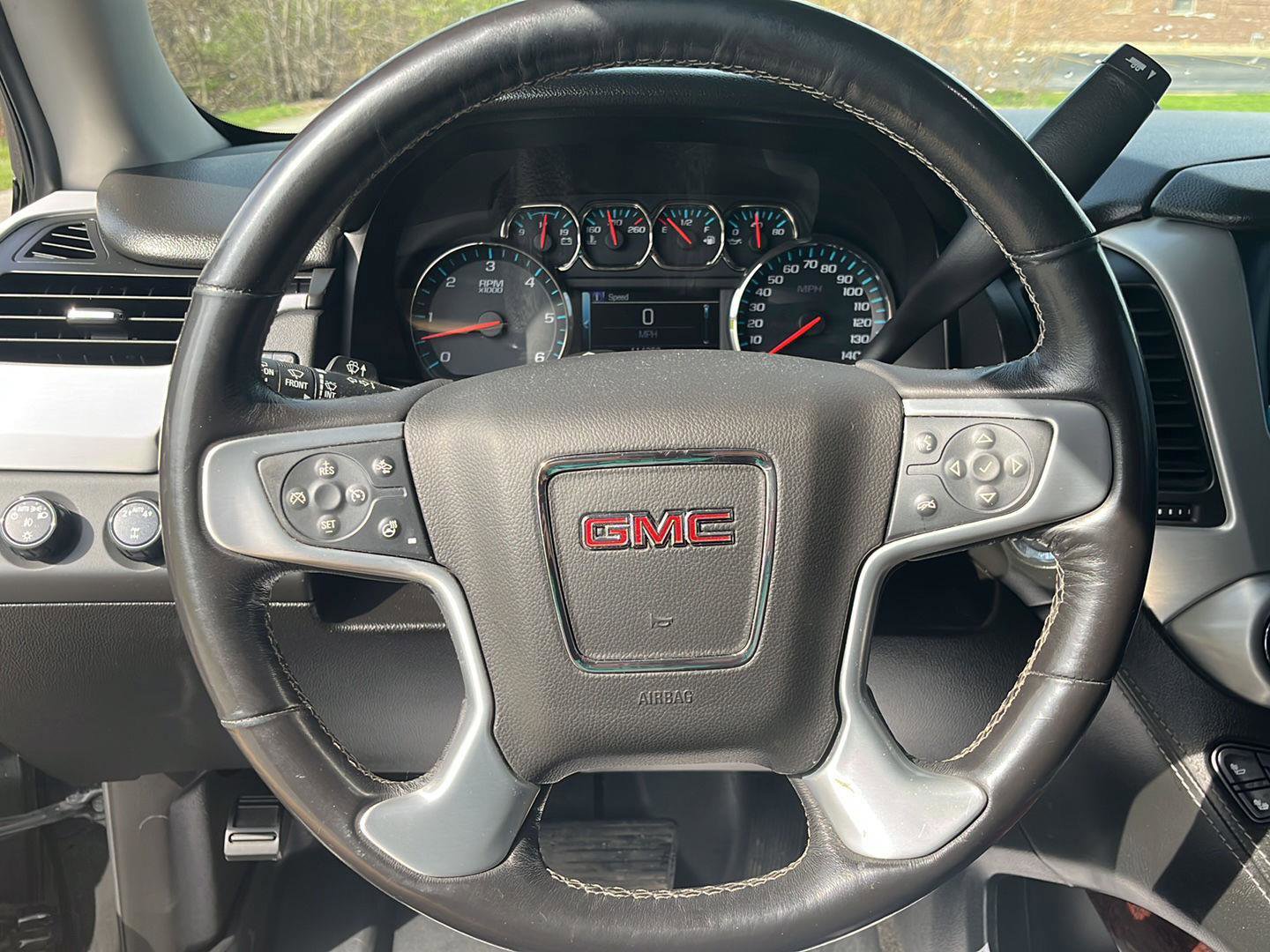 Used 2018 GMC Yukon SLT w/ Premium Edition image 15