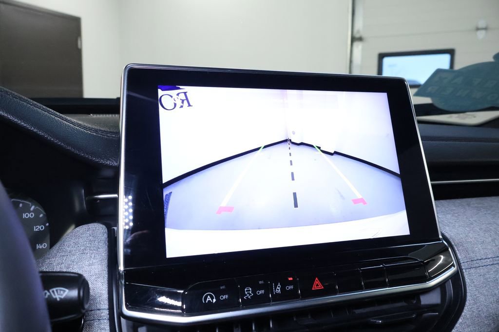 Used 2024 Jeep Compass Latitude image 29