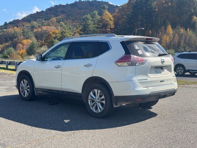Used 2016 Nissan Rogue SV w/ SV Family Package AWD/4WD image 5