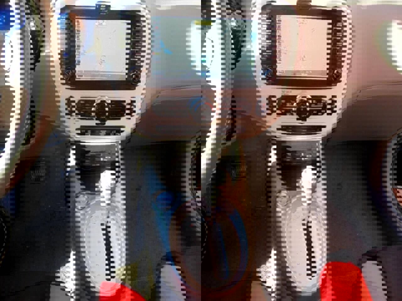 Used 2015 Kia Soul EV + image 16