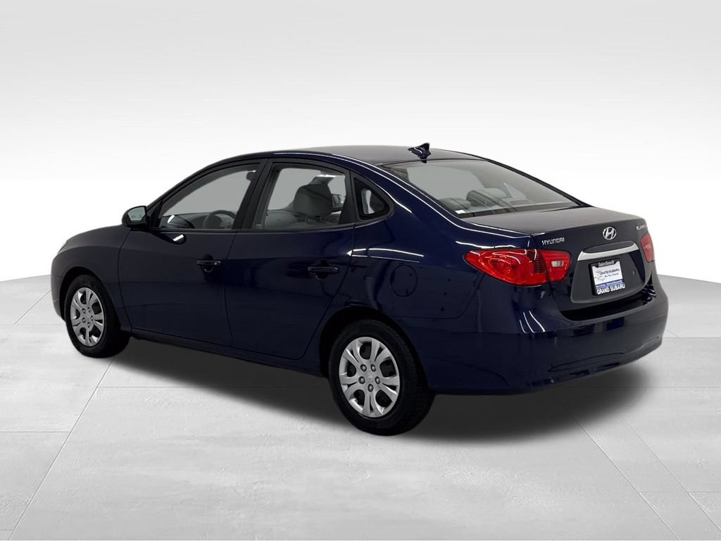 Used 2010 Hyundai Elantra GLS FWD image 4