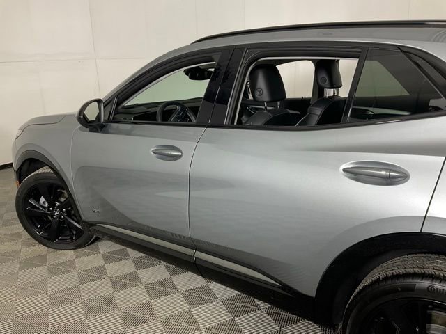 Used 2025 Buick Envision Sport Touring image 38
