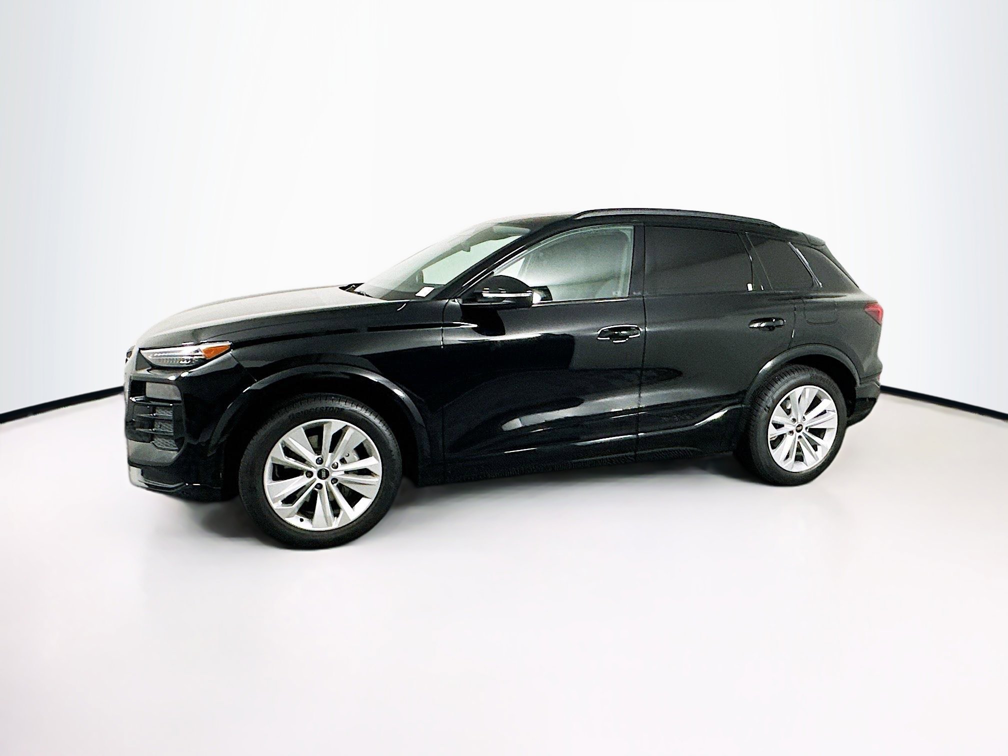 Used 2025 Audi Q6 e-tron Premium Plus w/ Premium Plus RWD image 4