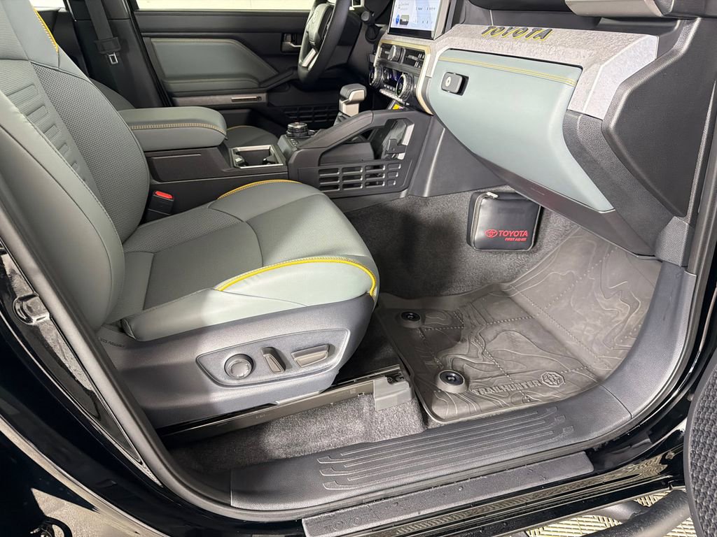 Used 2025 Toyota Tacoma Trailhunter image 13