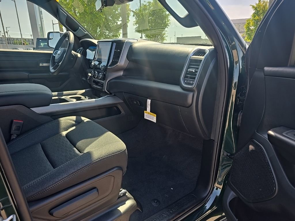 New 2026 RAM 1500 Express AWD/4WD image 19