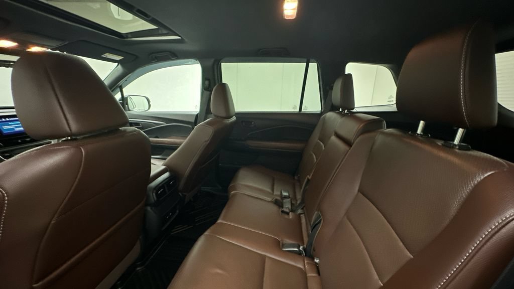 Used 2025 Honda Passport EX-L image 10