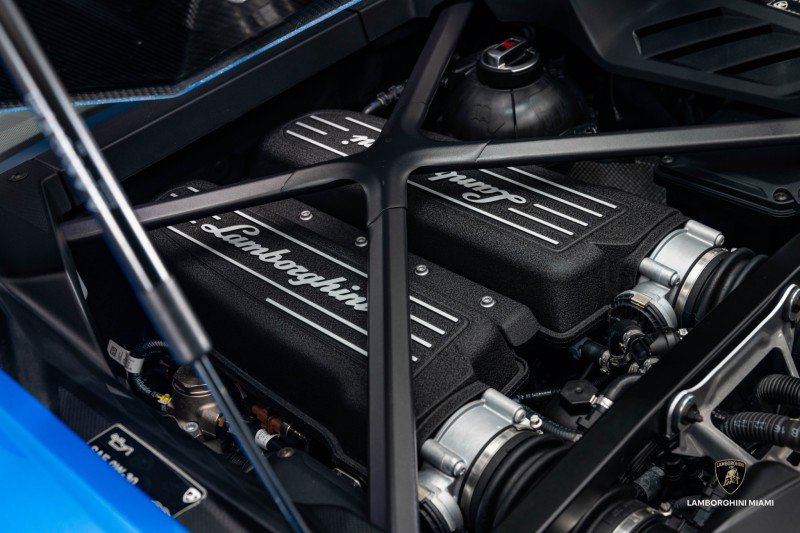 Used 2023 Lamborghini Huracan Tecnica image 18