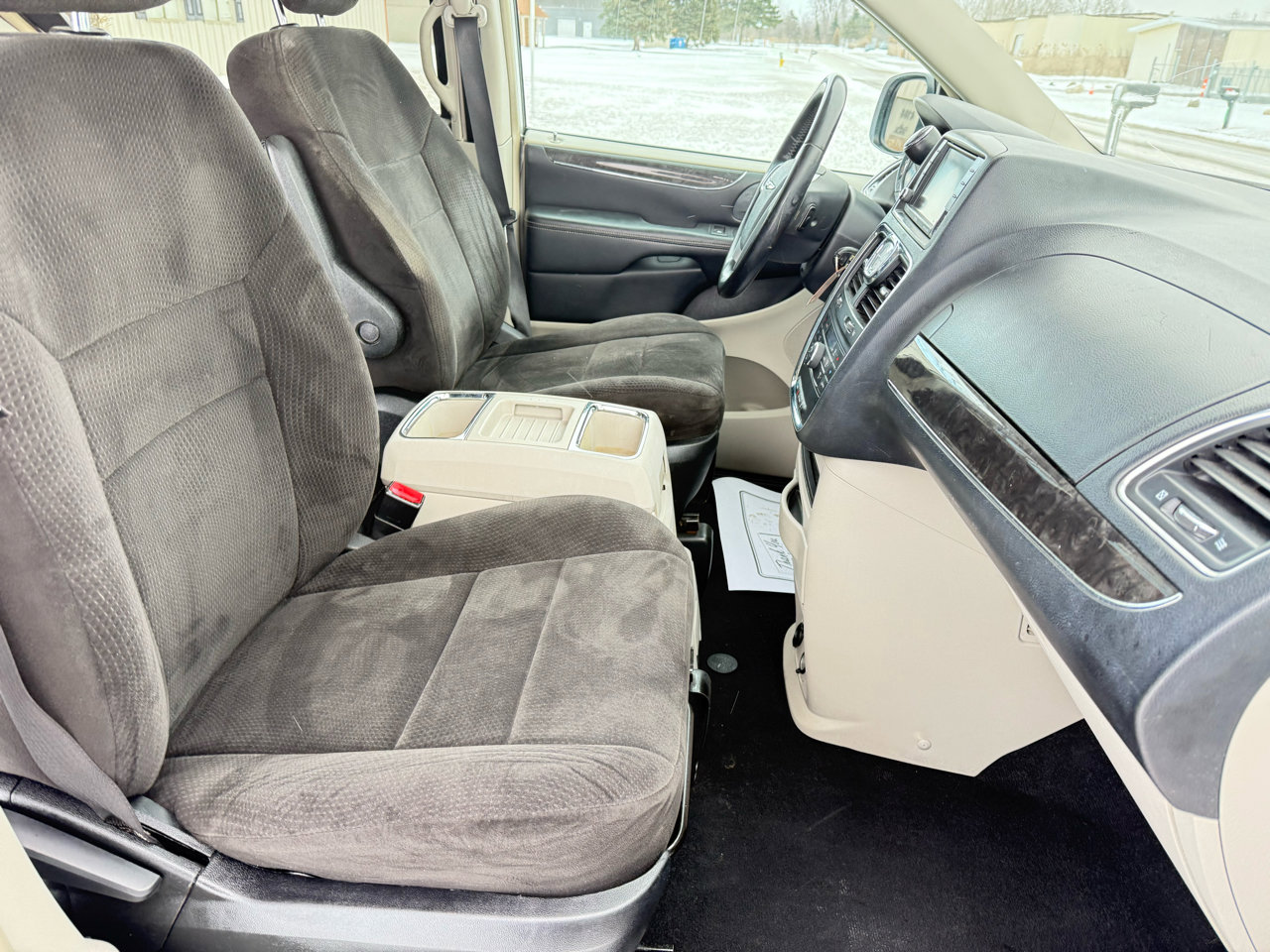 Used 2012 Chrysler Town & Country Touring image 14