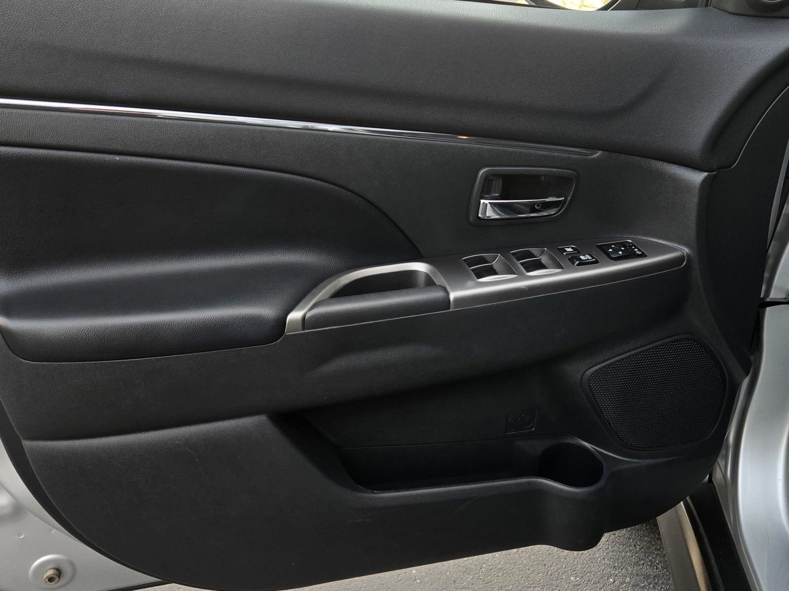 Used 2024 Mitsubishi Outlander Sport SE image 9