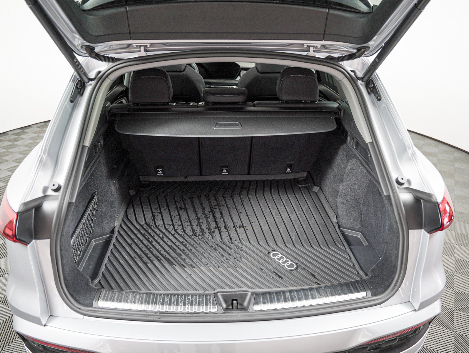Certified 2025 Audi Q5 Premium w/ Premium Plus AWD/4WD image 8