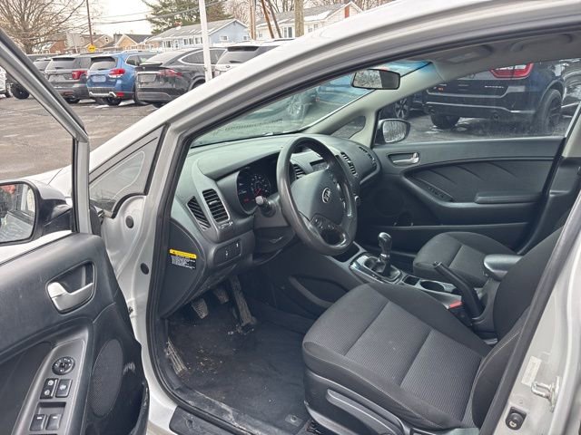 Used 2017 Kia Forte LX image 11