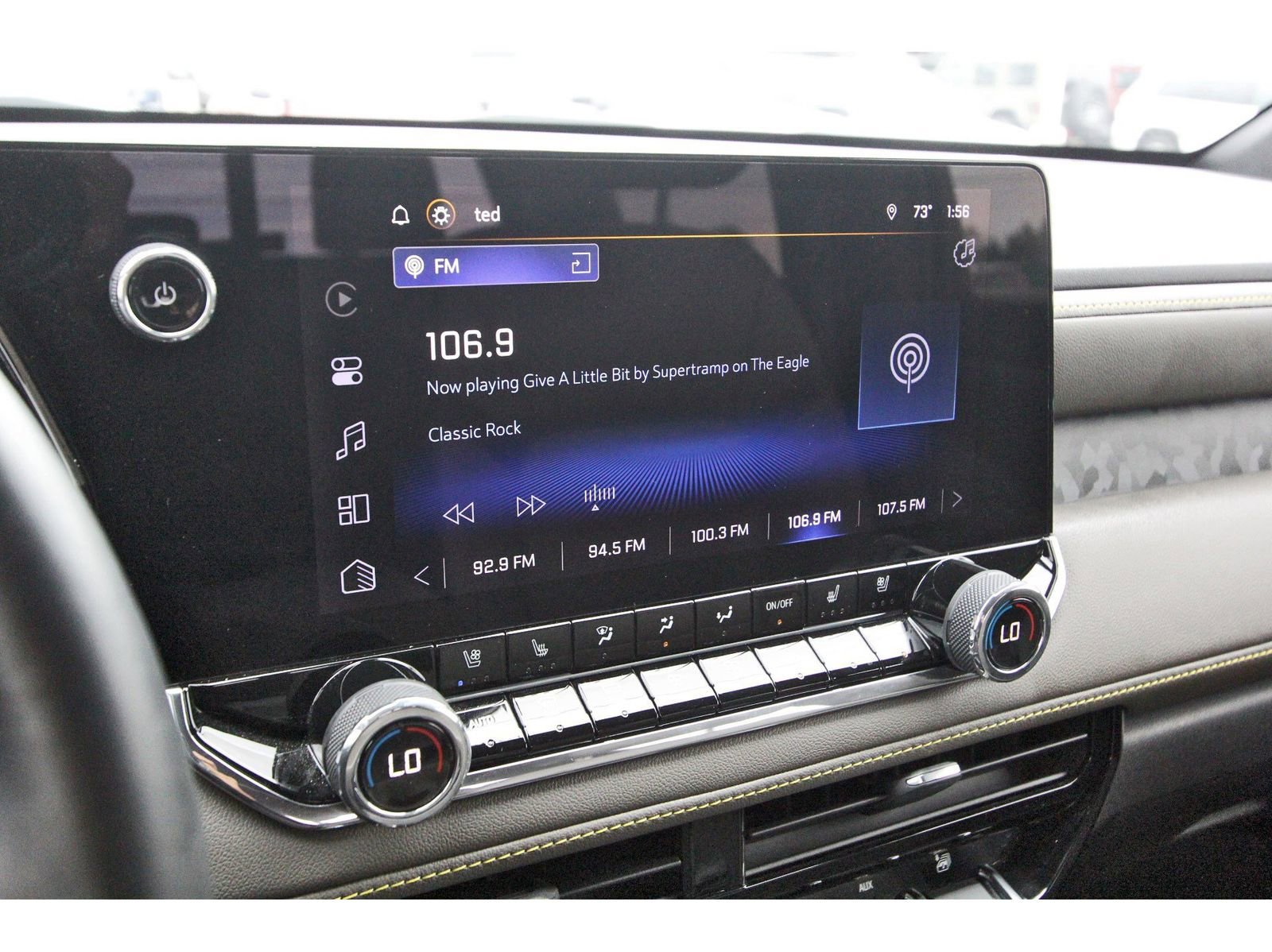 Used 2025 Chevrolet Colorado ZR2 w/ Technology Package AWD/4WD image 22