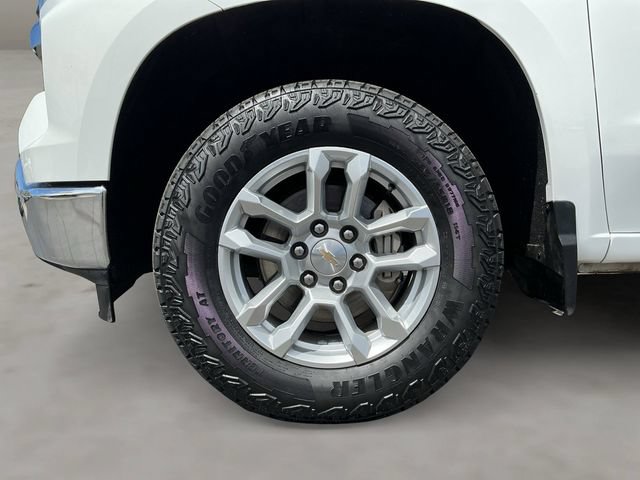 Used 2023 Chevrolet Silverado 1500 LT AWD/4WD image 19