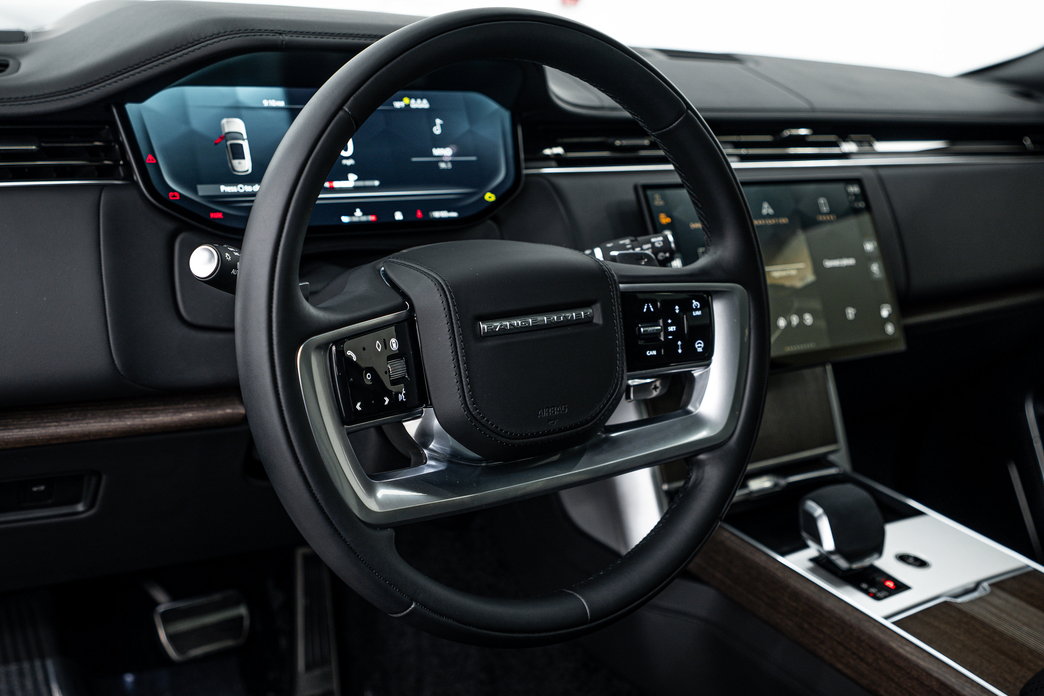 Used 2024 Land Rover Range Rover Long Wheelbase Autobiography image 12