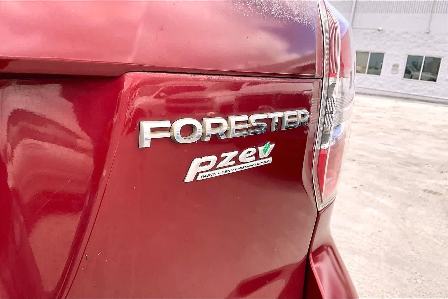 Used 2015 Subaru Forester 2.5i Premium AWD/4WD image 7
