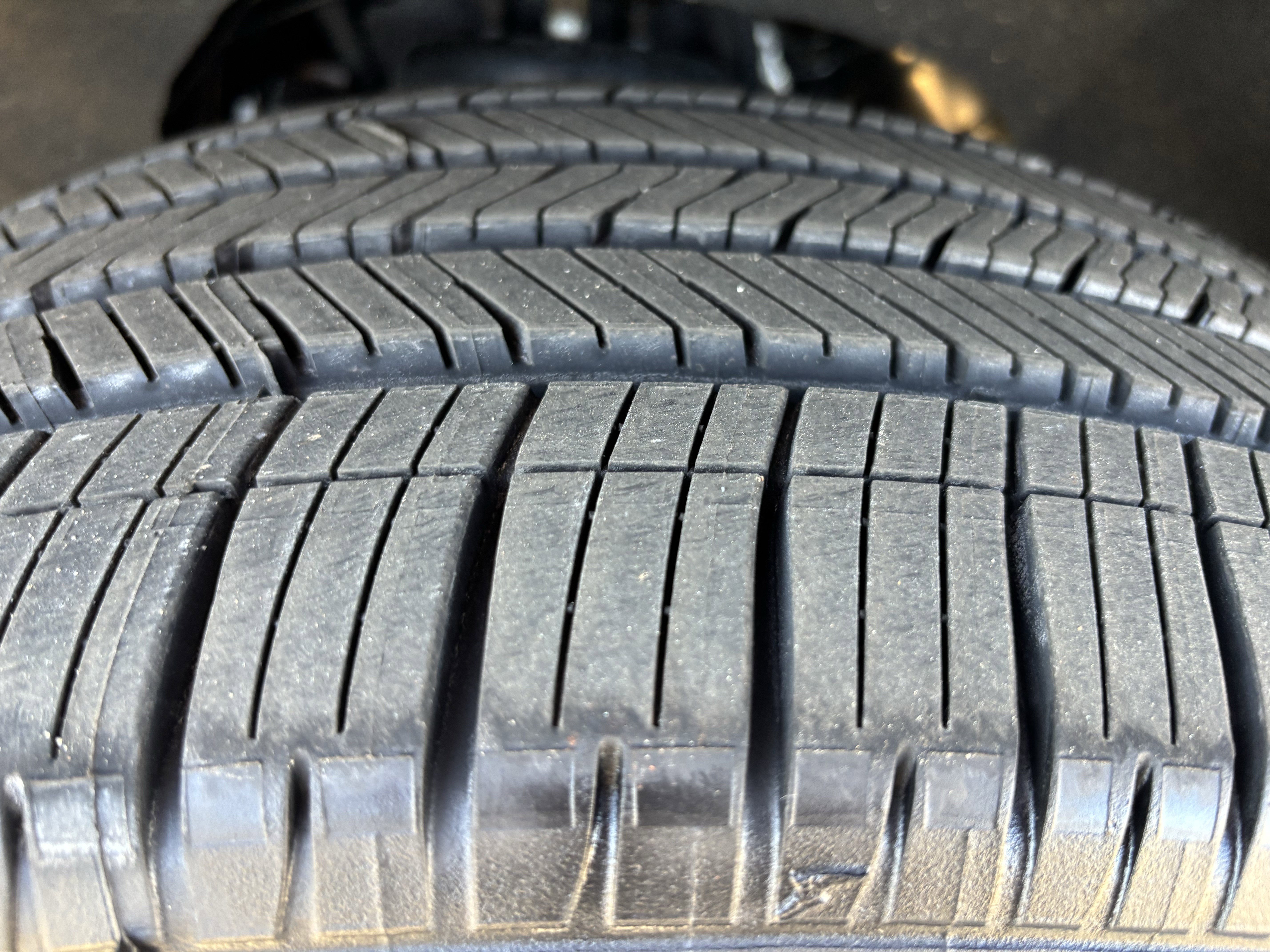 Used 2024 Jeep Wagoneer L Series II w/ Convenience Group I image 12