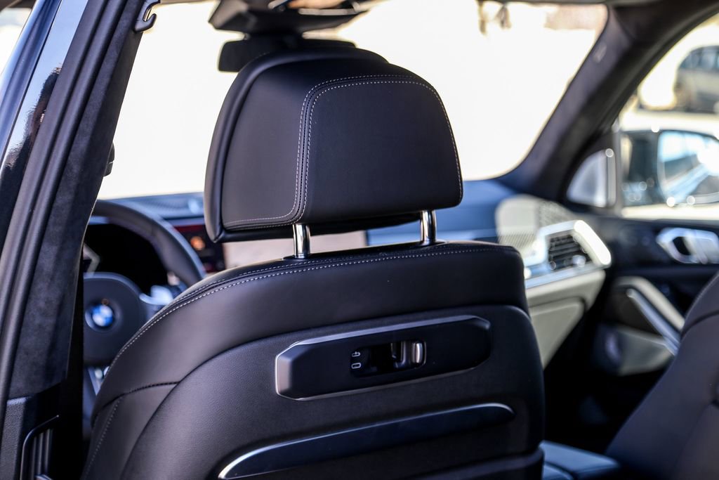 New 2026 BMW X7 M60i image 22