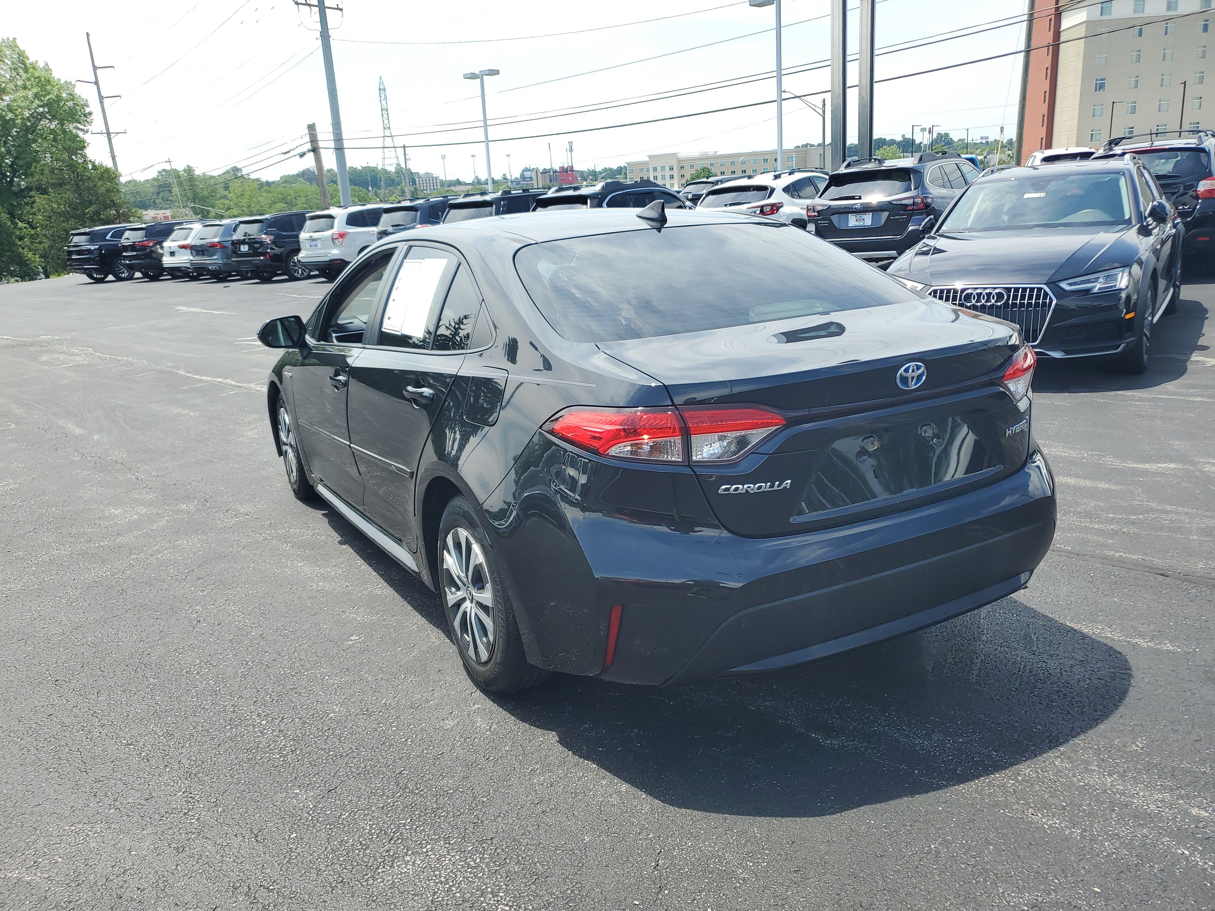 Used 2020 Toyota Corolla LE w/ Carpet Mat Package (TMS) FWD image 2