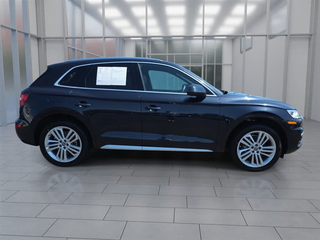 Used 2018 Audi Q5 Prestige w/ Prestige Package AWD/4WD image 2
