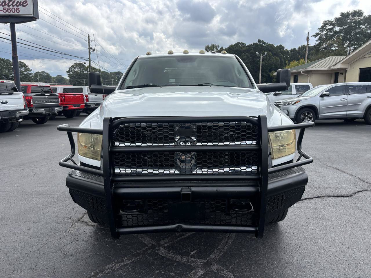 Used 2014 RAM 3500 Tradesman w/ Chrome Appearance Group AWD/4WD image 2