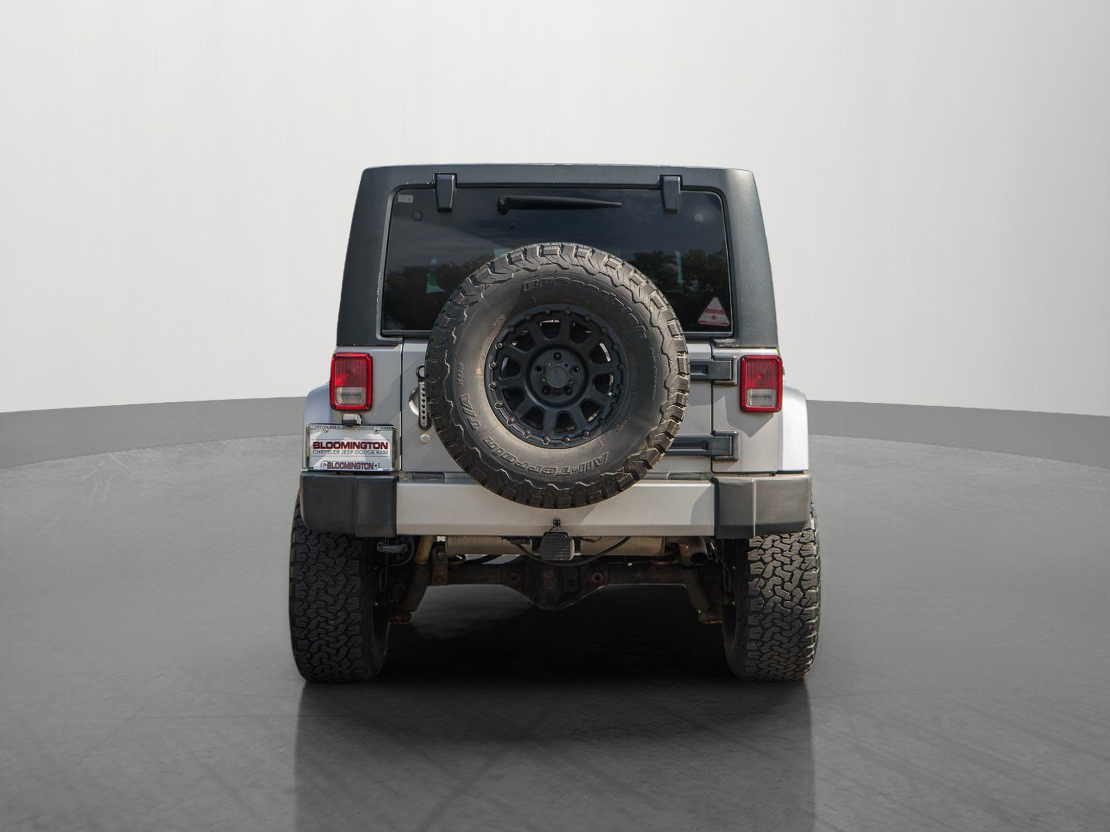 Used 2015 Jeep Wrangler Unlimited Sahara w/ Connectivity Group AWD/4WD image 6