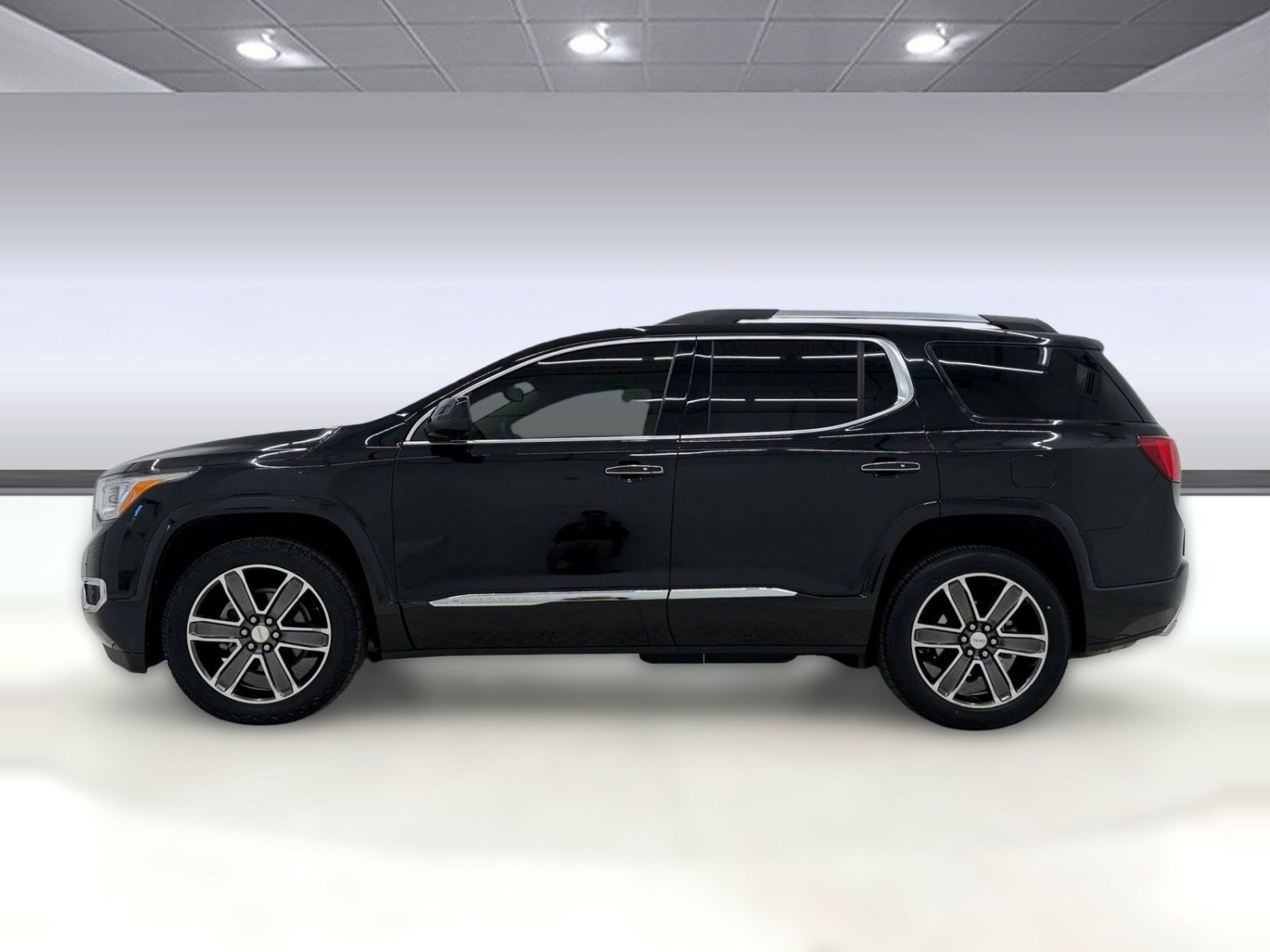 Used 2018 GMC Acadia Denali w/ Technology Package image 2