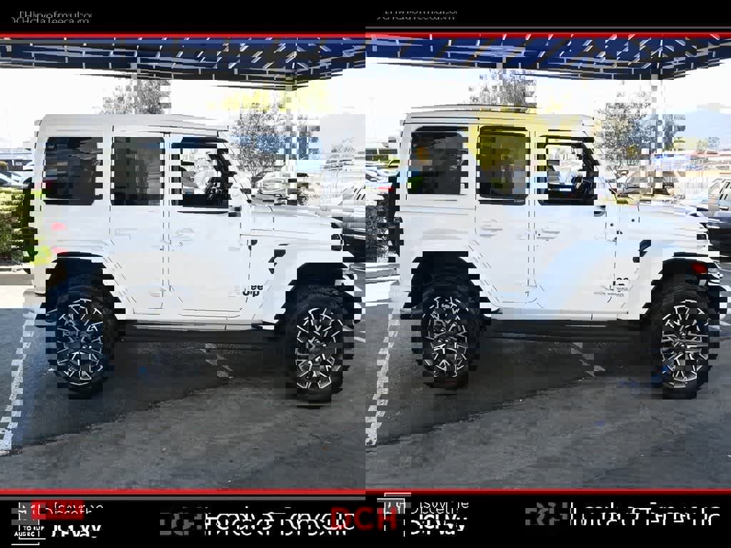Used 2022 Jeep Wrangler Unlimited Sahara image 5